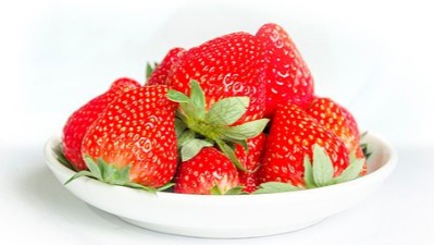 草莓十月管理要點：壯苗關(guān)鍵時期，扣棚、覆蓋地膜要做好!
